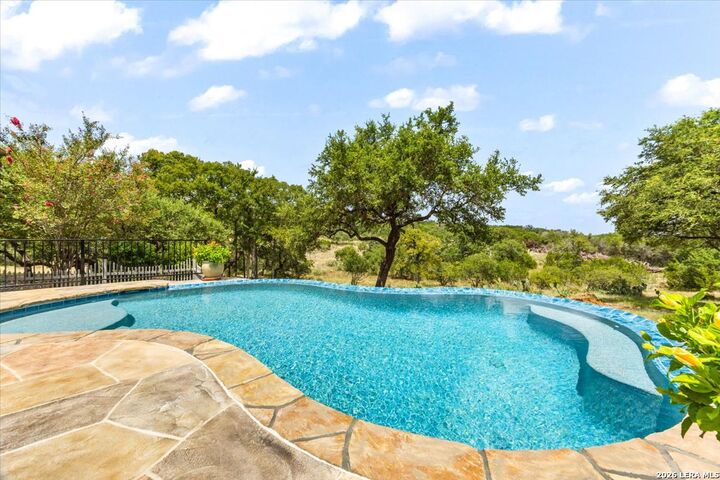 Property Photo:  563 Cambridge  TX 78132 