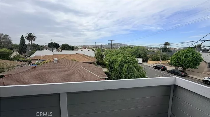Property Photo:  257 W 14th 1  CA 90731 