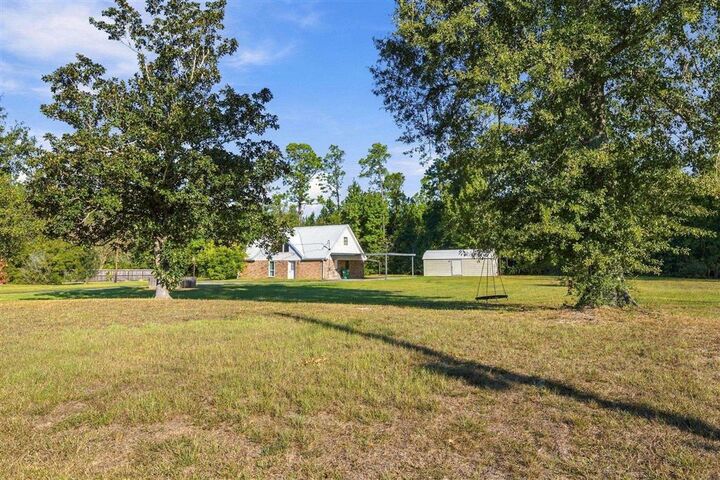 Property Photo:  438 N Kingston Square N  LA 70611 