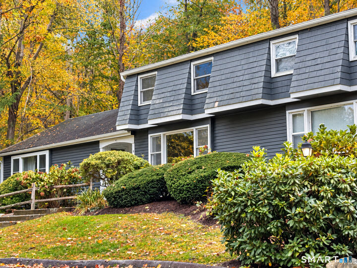 Property Photo: 20 Comstock Avenue 4B CT 06442