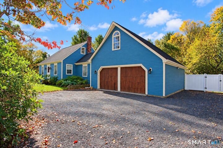 Property Photo:  662 Forest Road  CT 06472 