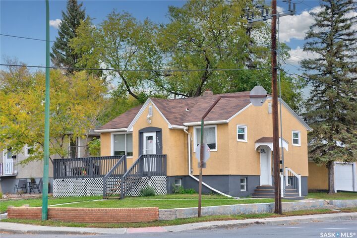 Property Photo:  2079 Pasqua Street  SK S4T 4M1 