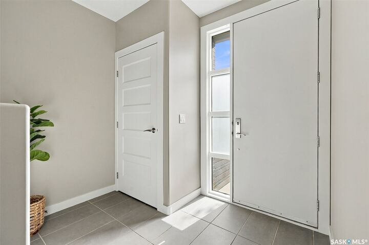 Property Photo:  103 Willis Crescent 20  SK S7T 0X9 