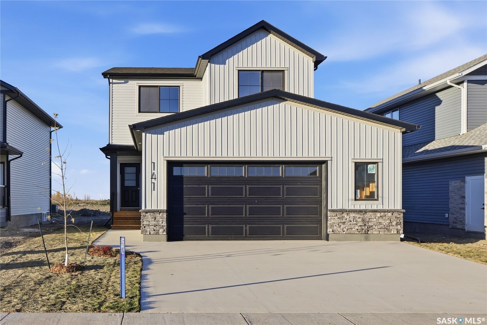 Property Photo:  141 Emma Crescent  SK S7V 2T1 