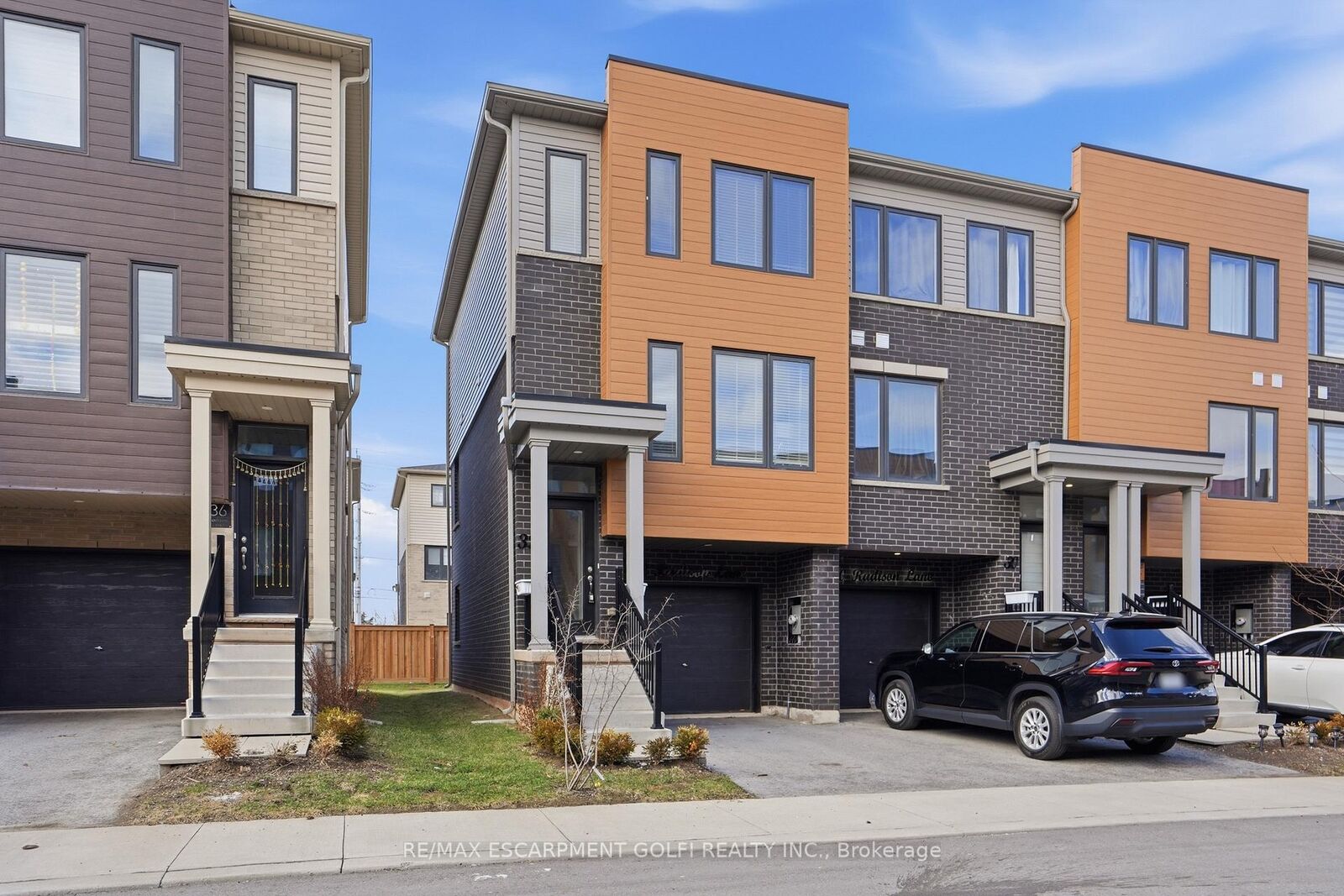 Photo de la propriété:  32 Radison Lane  ON L7R 4E2 