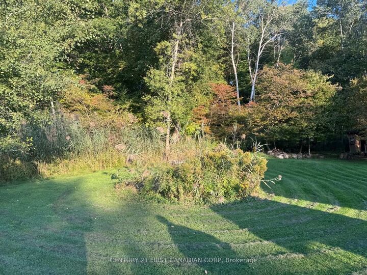 Property Photo:  307 Selbourne Drive  ON N5L 1B1 