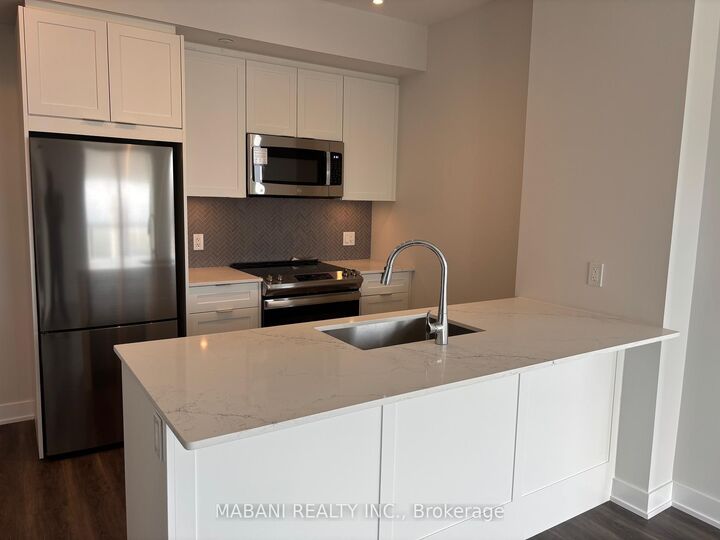 Property Photo:  430 Square One Drive 4303  ON L5B 0L6 