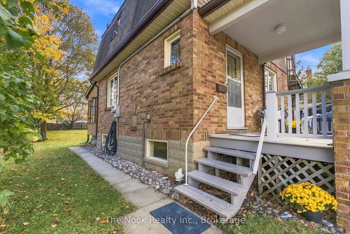Property Photo:  5 Grants Lane  ON L1C 2Y4 