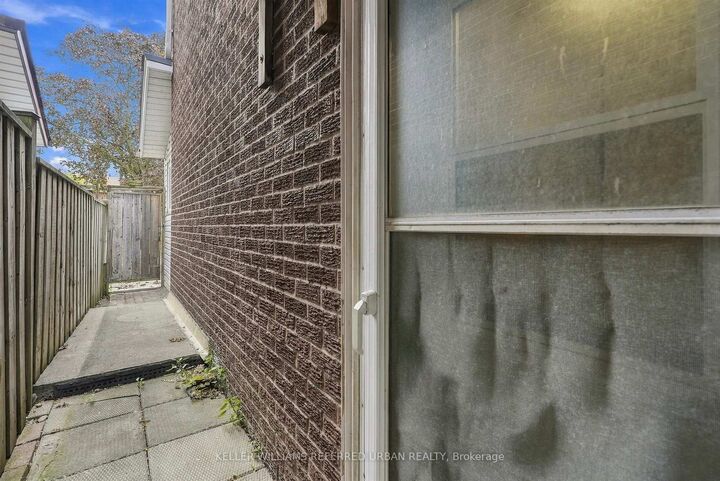 Property Photo:  63 Keyworth Trail Bsmt  ON M1S 2V2 