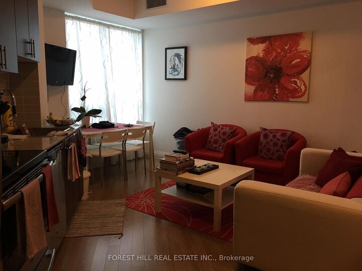 Property Photo:  7161 Yonge Street 621  ON L3T 0C8 