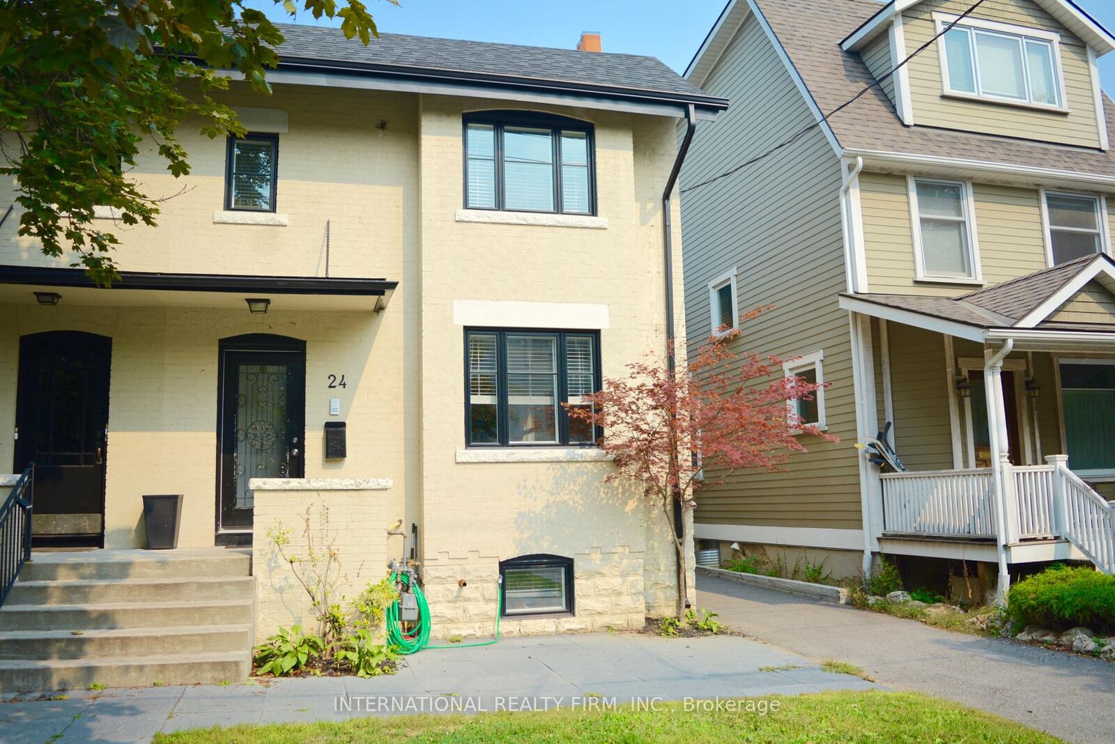 Photo de la propriété:  24 Duggan Avenue Main Floor  ON M4V 1Y2 