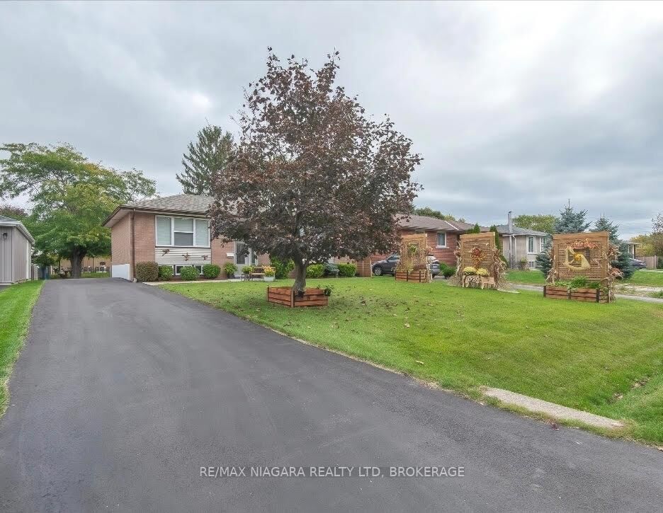 Property Photo: 10 First Avenue ON L3K 5N4