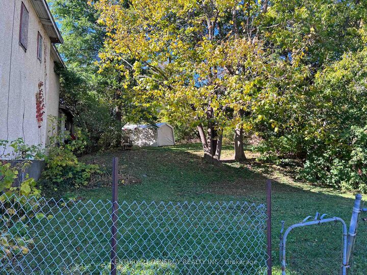 Photo de la propriété: 52 &Amp 50 Stonehurst Avenue W ON K1Y 1R4