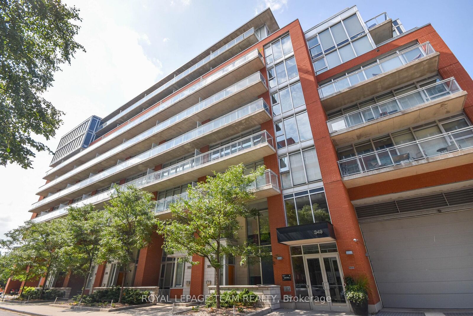 Property Photo:  349 McLeod Street 726  ON K2P 0S1 