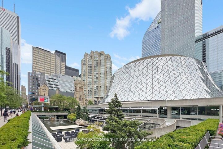Property Photo:  224 King Street W 805  ON M5V 1H8 