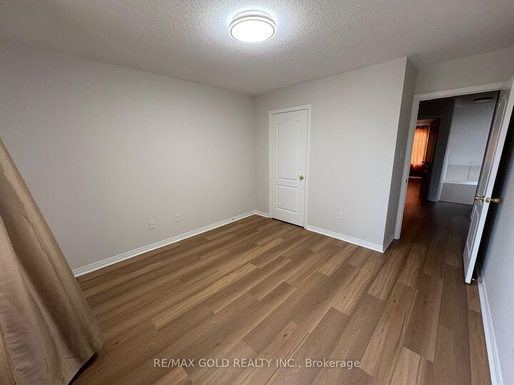 Property Photo:  10 Irene Crescent  ON L7A 2V3 
