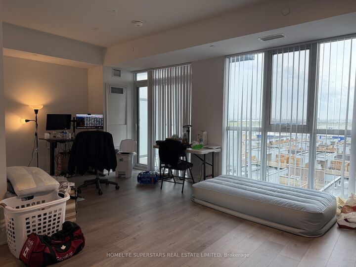 Property Photo:  60 Honeycrisp Crescent 706  ON L4K 0N5 