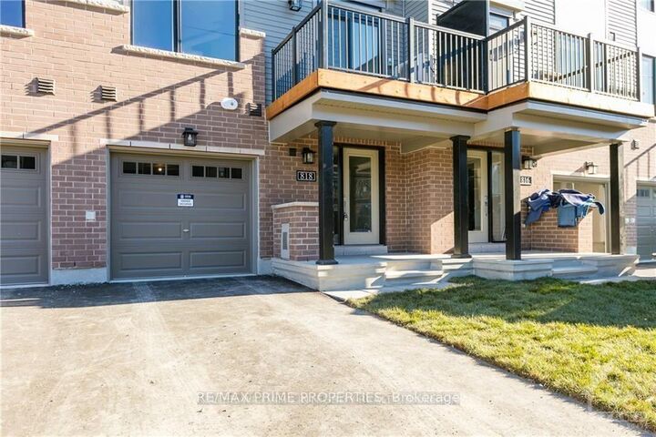 Property Photo:  818 Glissade Grove E  ON K4A 5R5 