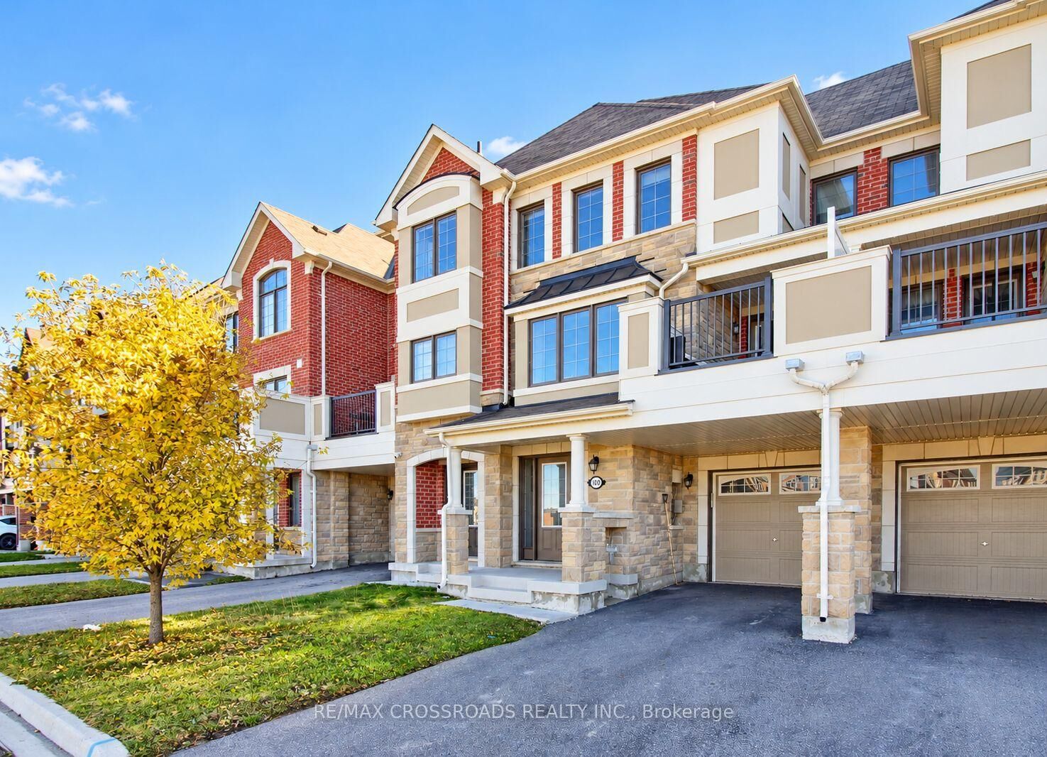 Property Photo:  109 McAlister Avenue  ON L4S 0L2 