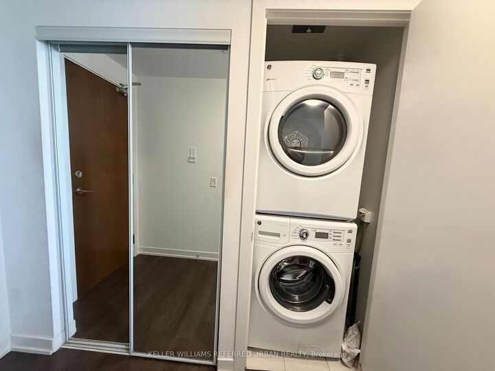 Property Photo:  2212 Lakeshore Boulevard W 1903  ON M8V 0C2 