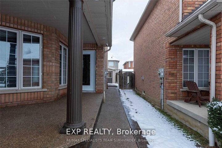 Property Photo:  4 Trailview Lane Lower  ON L7E 2V7 
