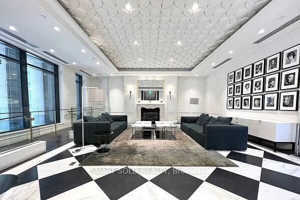 Property Photo:  955 Bay Street 2016  ON M5S 2A1 