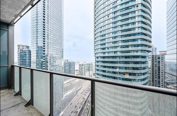 Property Photo:  55 Bremner Boulevard 2811  ON M5J 0A6 