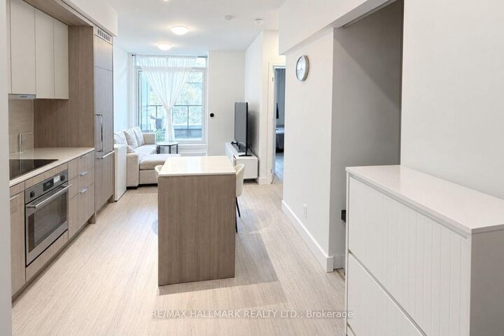 Property Photo:  6 Greenbriar Road 216  ON M2K 1H5 