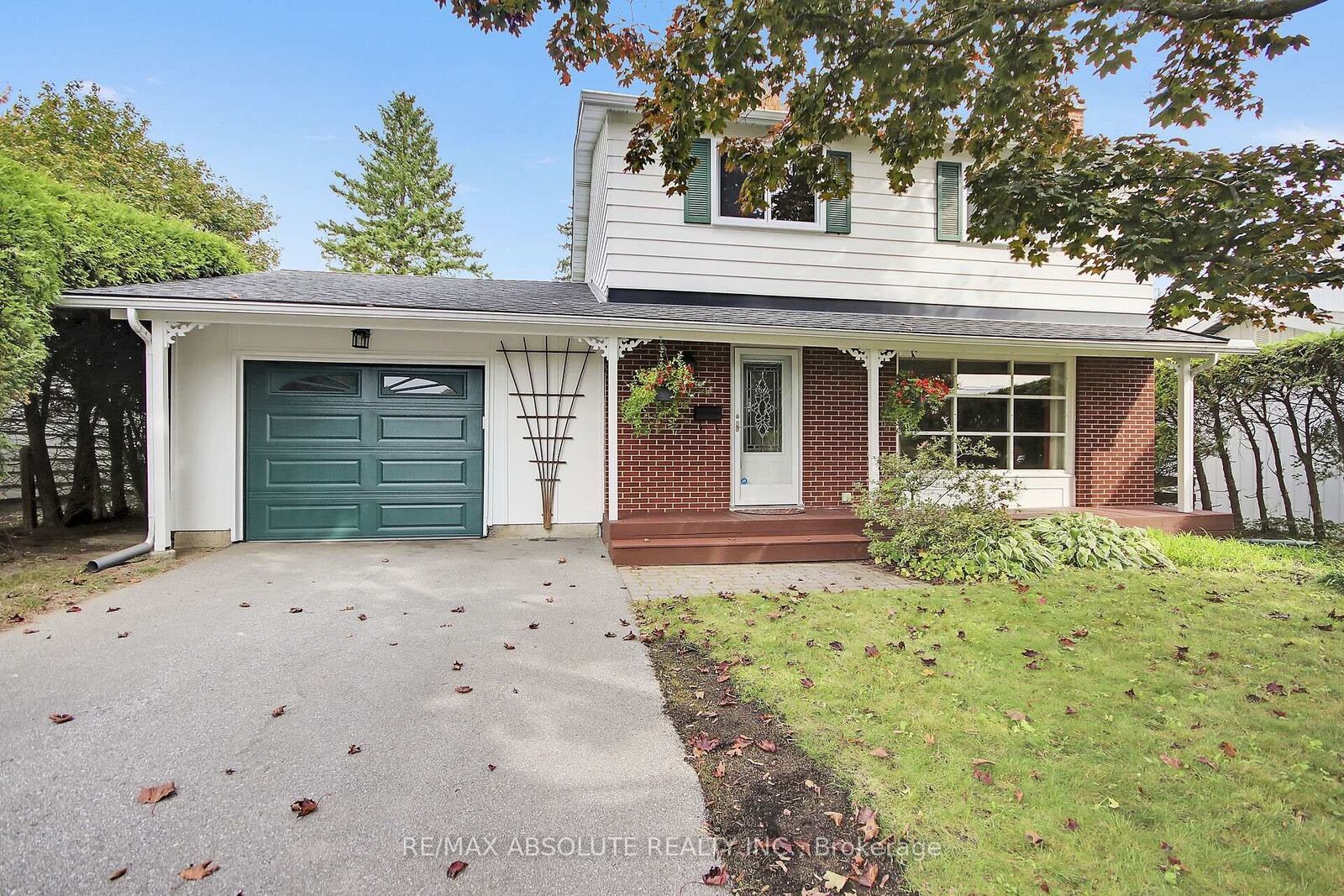 Property Photo:  144 Old Colony Road  ON K2L 1M4 