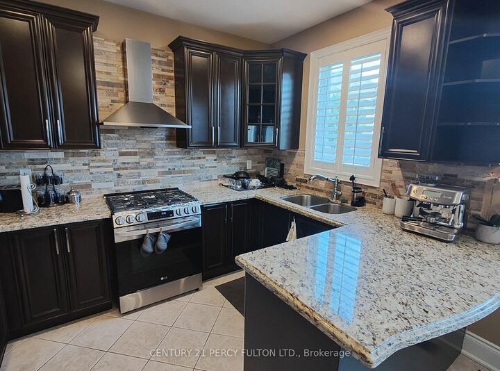 Property Photo:  21 Bowkett Drive  ON L4E 0J7 