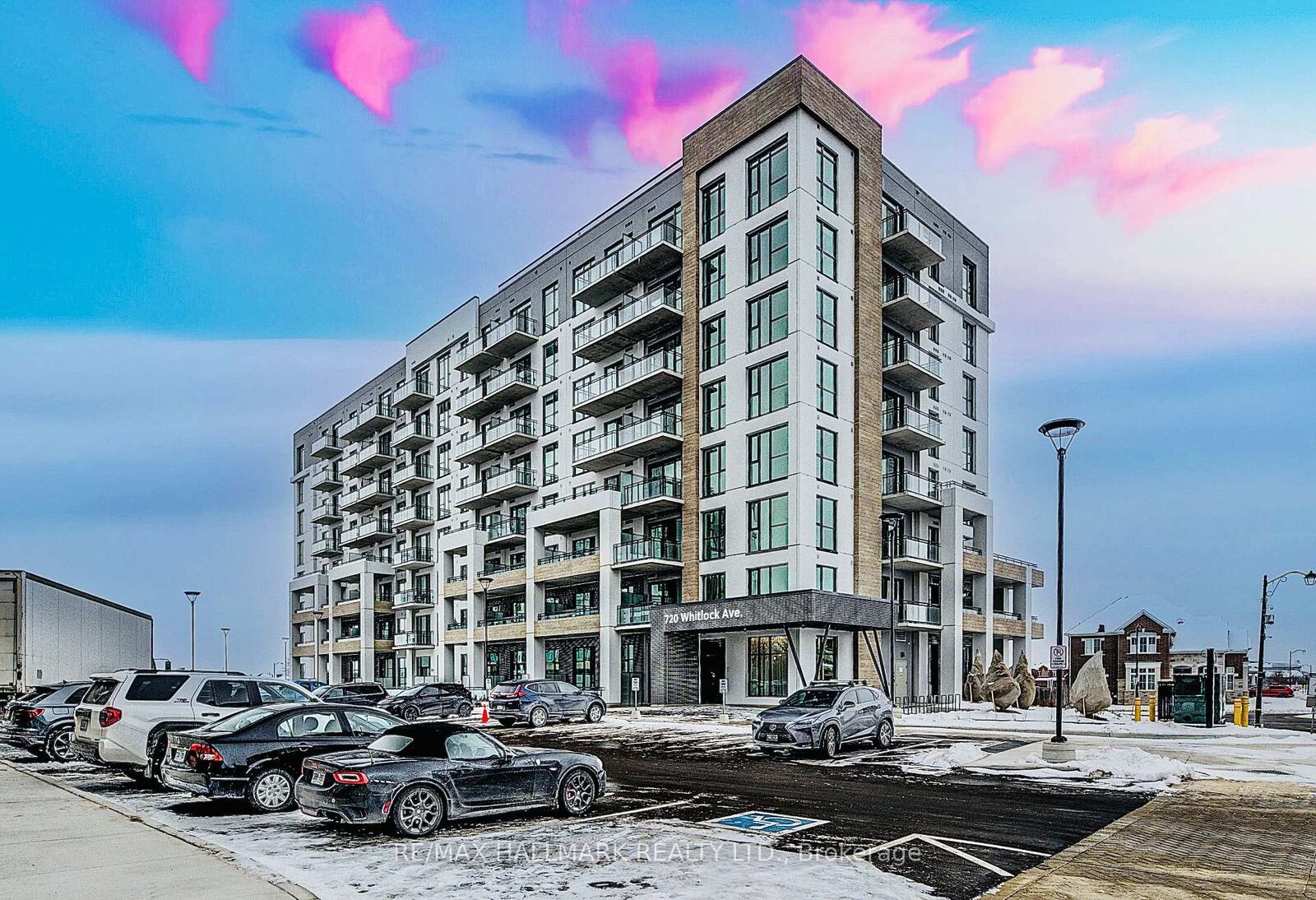 Property Photo:  720 Whitlock Avenue 816  ON L9E 1S2 