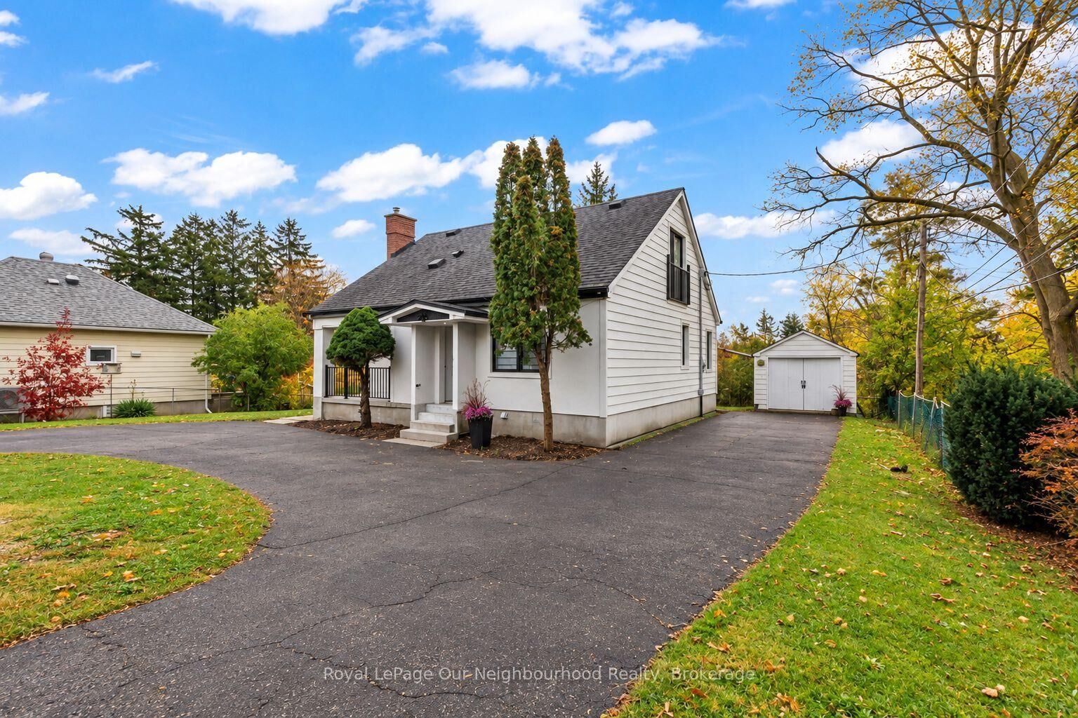 Property Photo: 513 Parkhill Road W B ON K9H 3J4