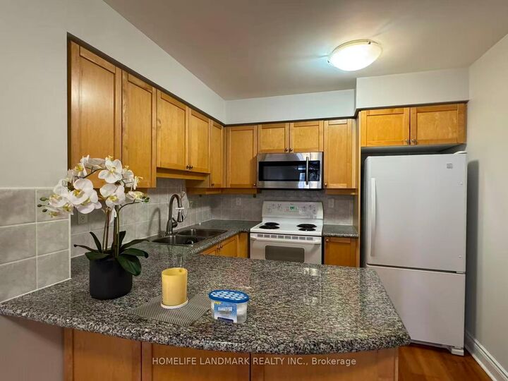 Property Photo:  78 Harrison Garden Boulevard 1005  ON M2N 7E2 