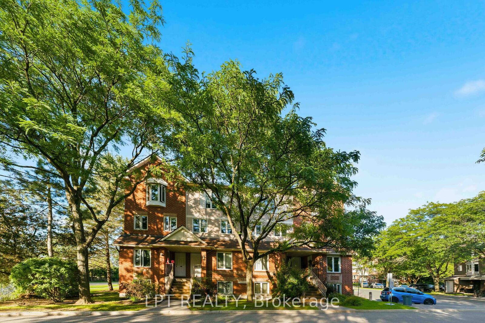 Property Photo:  6722 Jeanne D'Arc Boulevard N B  ON K1C 6E9 
