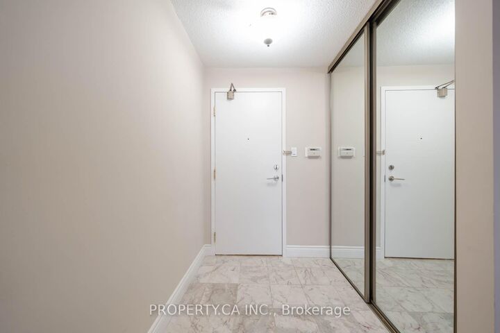 Property Photo:  7460 Bathurst Street 605  ON L4J 7K9 
