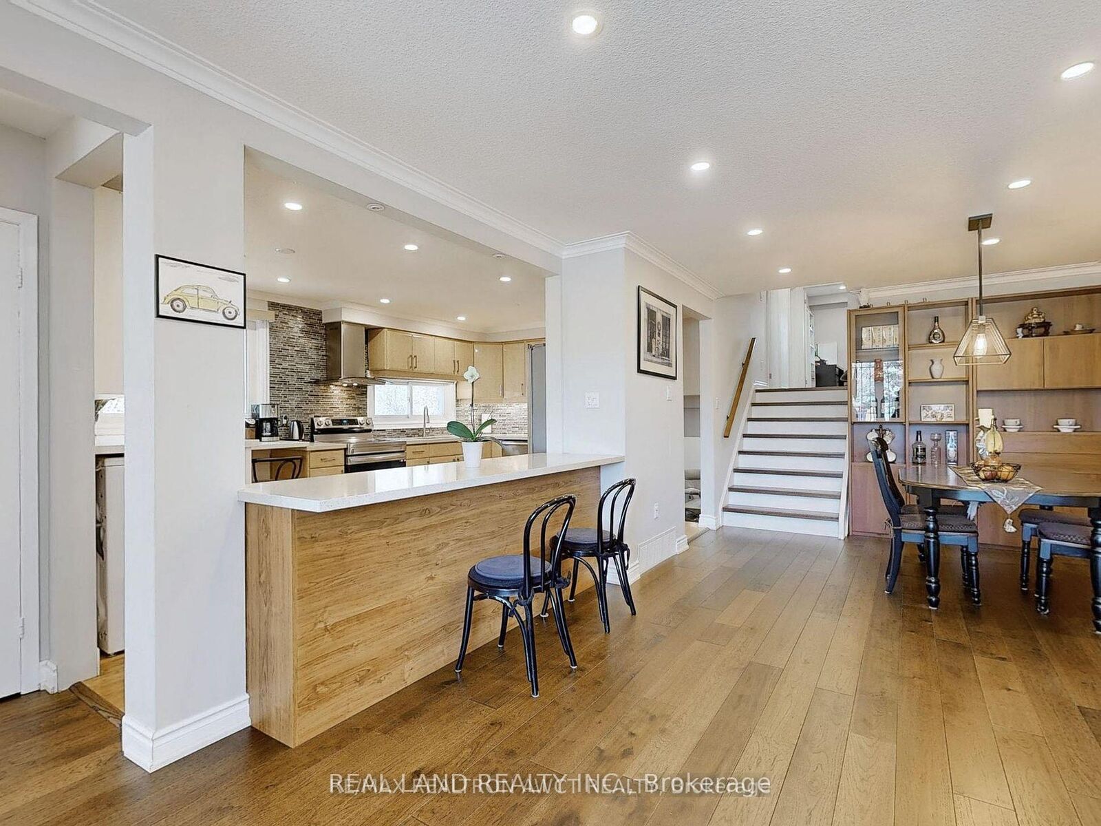 Property Photo:  26 Greyhound Drive E  ON M2H 1K3 