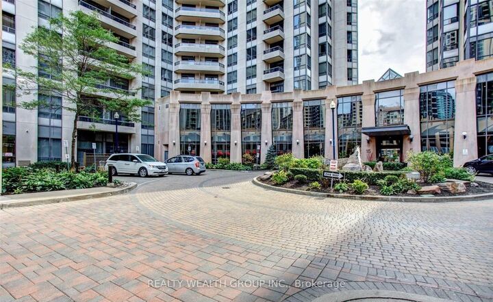 Property Photo:  15 Northtown Way 1017  ON M2N 7A2 