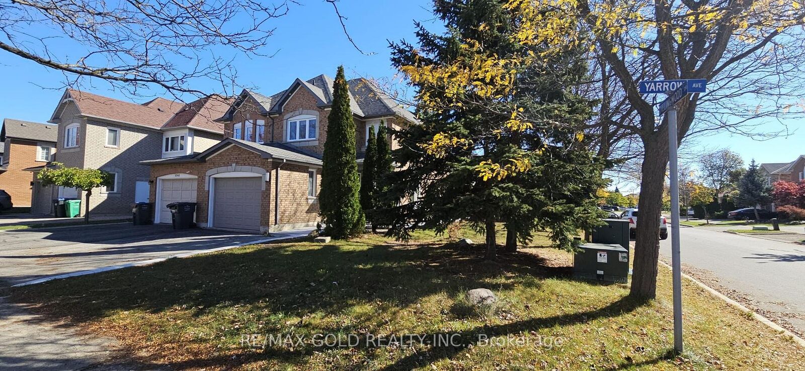 Property Photo:  6942 Yarrow Avenue  ON L5N 6Z9 