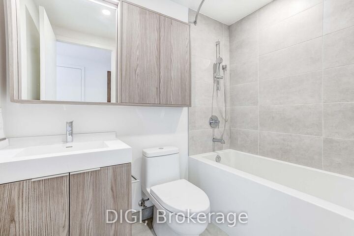 Property Photo:  120 Ontario Street Q1218  ON M5A 1C4 
