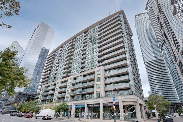 Property Photo:  51 Lower Simcoe Street 1801  ON M5J 3A2 