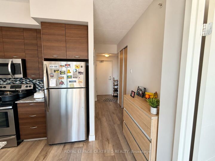 Property Photo:  318 Spruce Street S 1001  ON N2L 3M7 