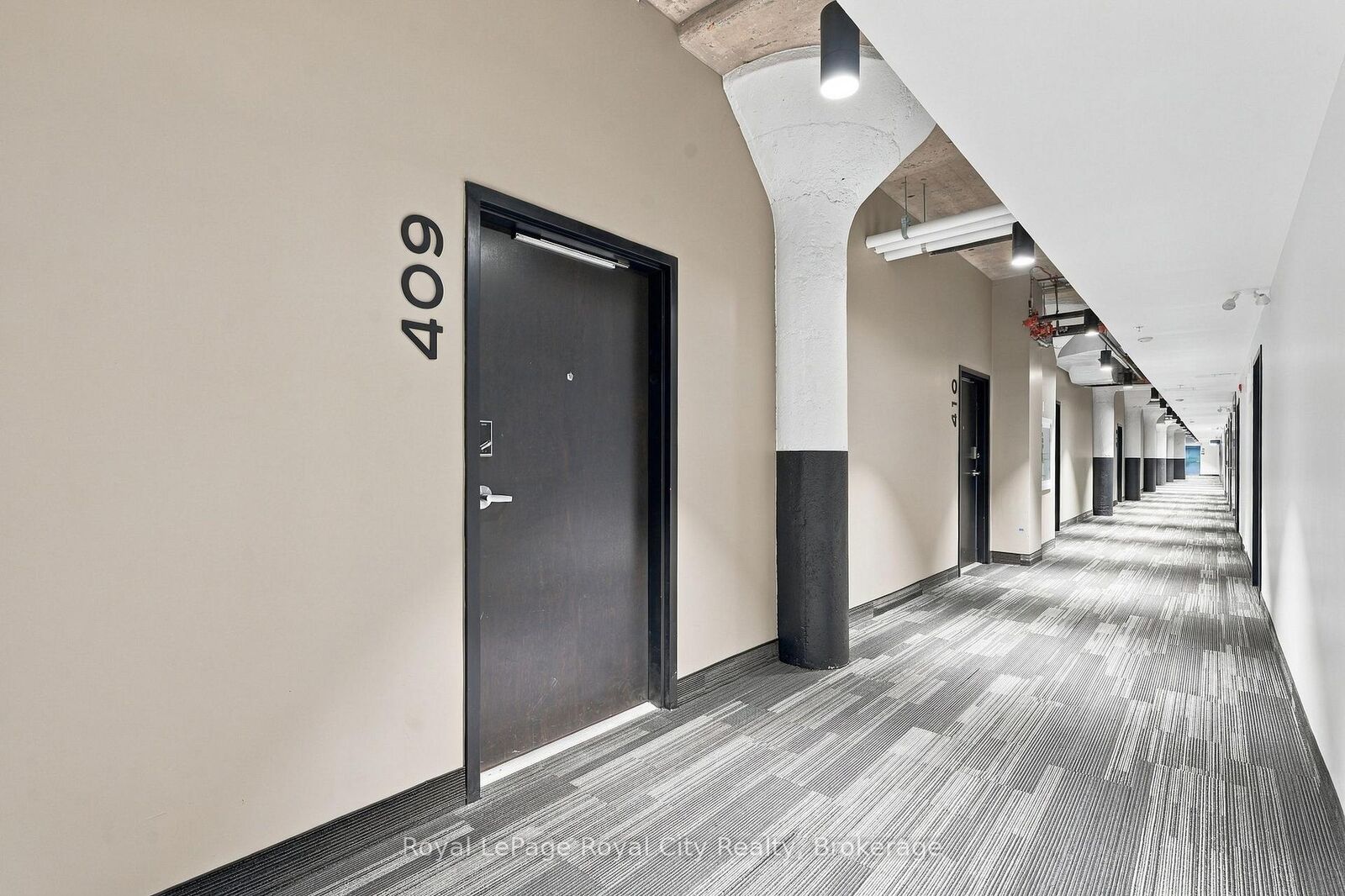 Property Photo:  120 Huron Street 409  ON N1E 0T8 