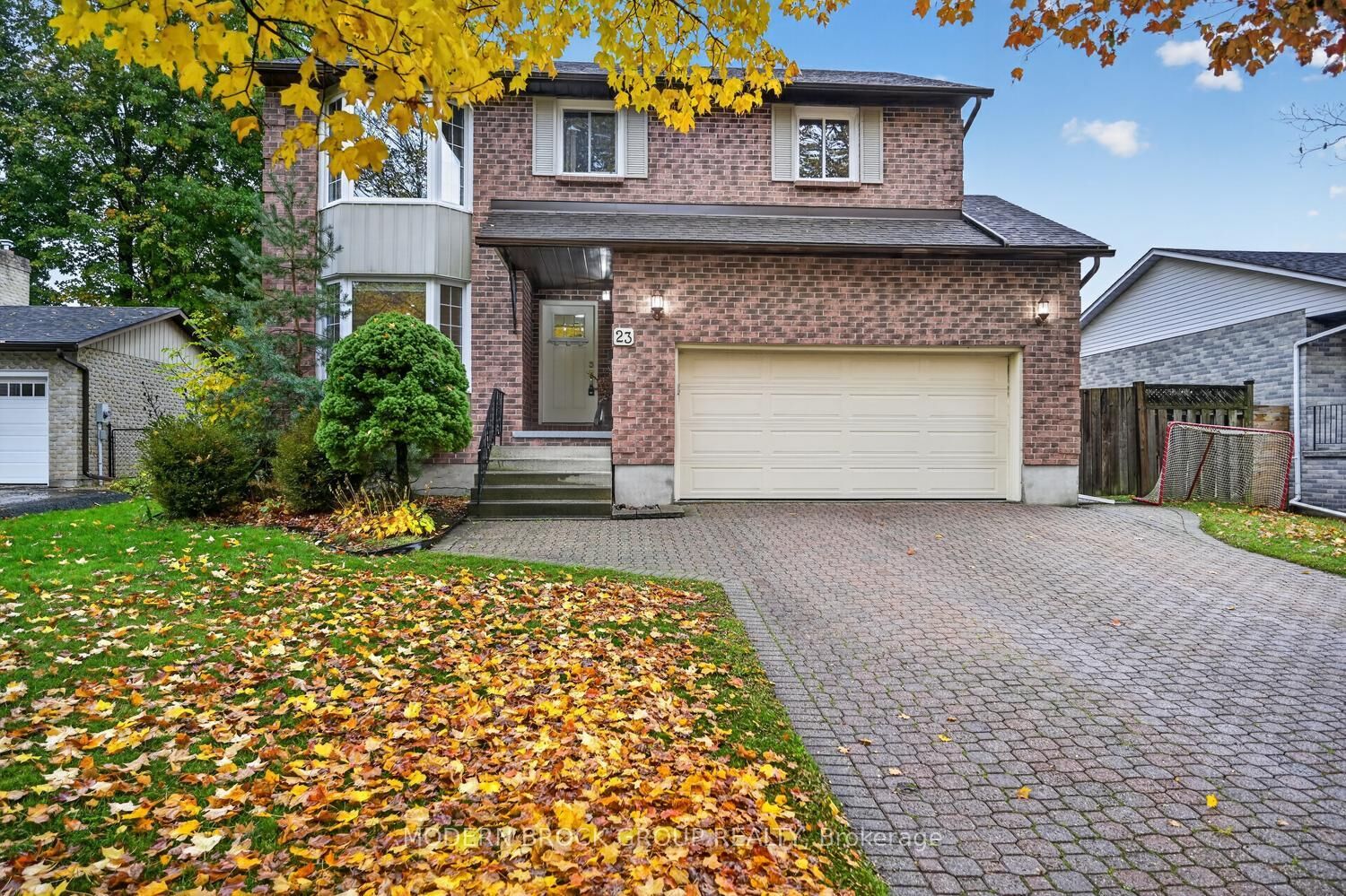 Property Photo: 23 Cambridge Crescent ON K6V 6L7