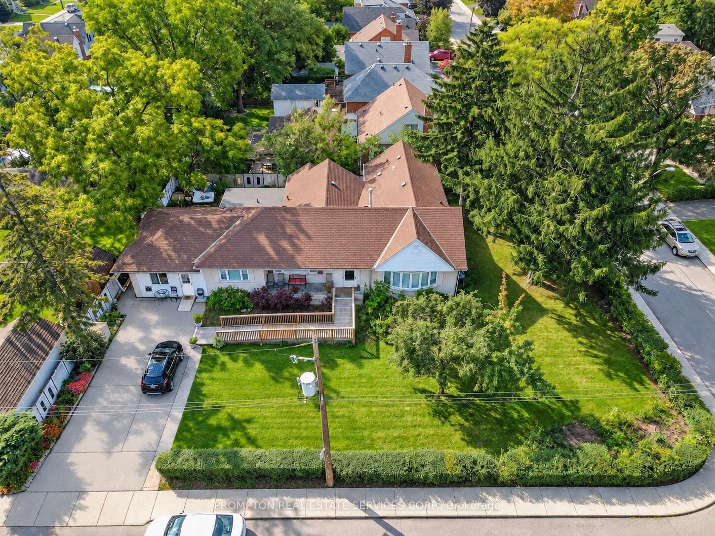 Property Photo:  6 Kelso Street  ON L9A 1C6 
