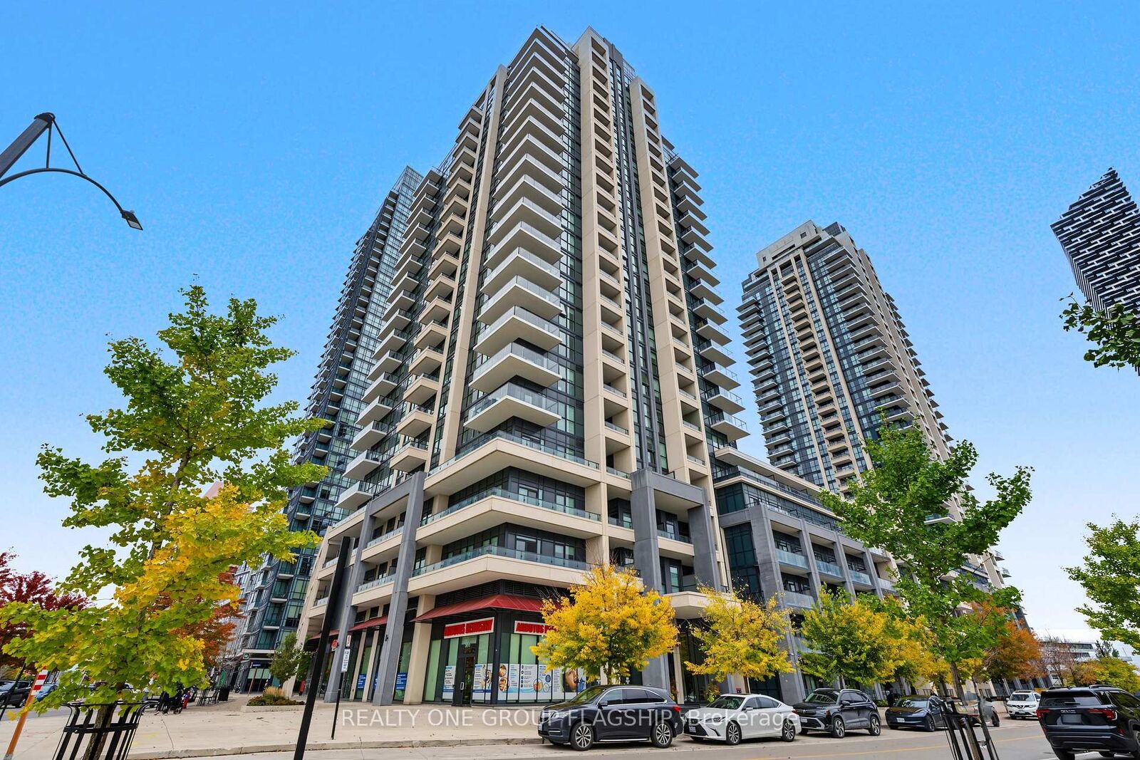 Property Photo:  4085 Parkside Village Drive 7  ON L5B 0K9 