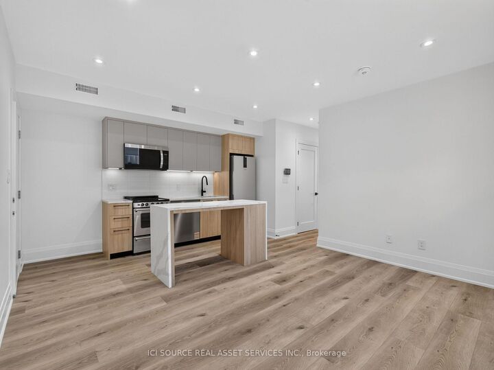 Property Photo:  28 Norcross Road Unit 6  ON M3H 2R4 