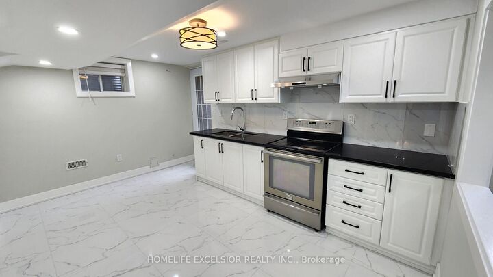 Property Photo: 17 Pelister Drive (Basement) ON L6E 0M4