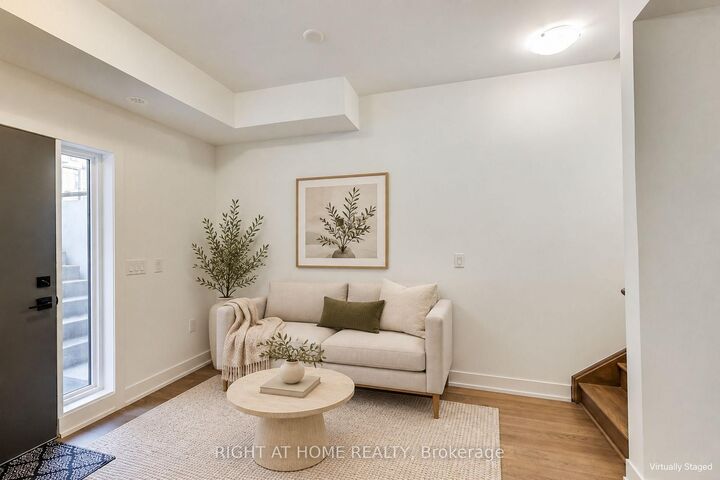 Property Photo:  1095 Douglas McCurdy Drive 156  ON L5G 0C6 
