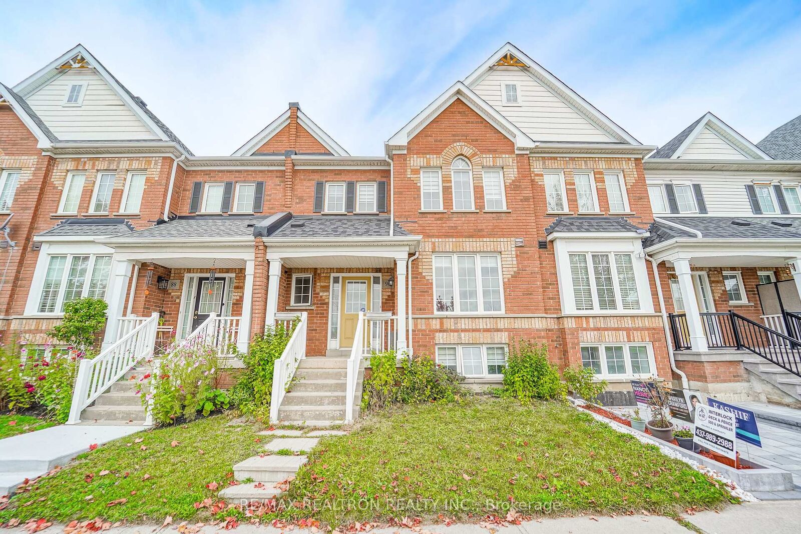 Property Photo:  90 Williamson Drive E  ON L1T 0A5 