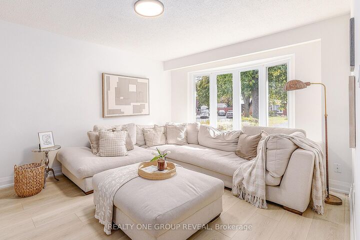 Property Photo:  938 Harding Street  ON L1N 1Y7 